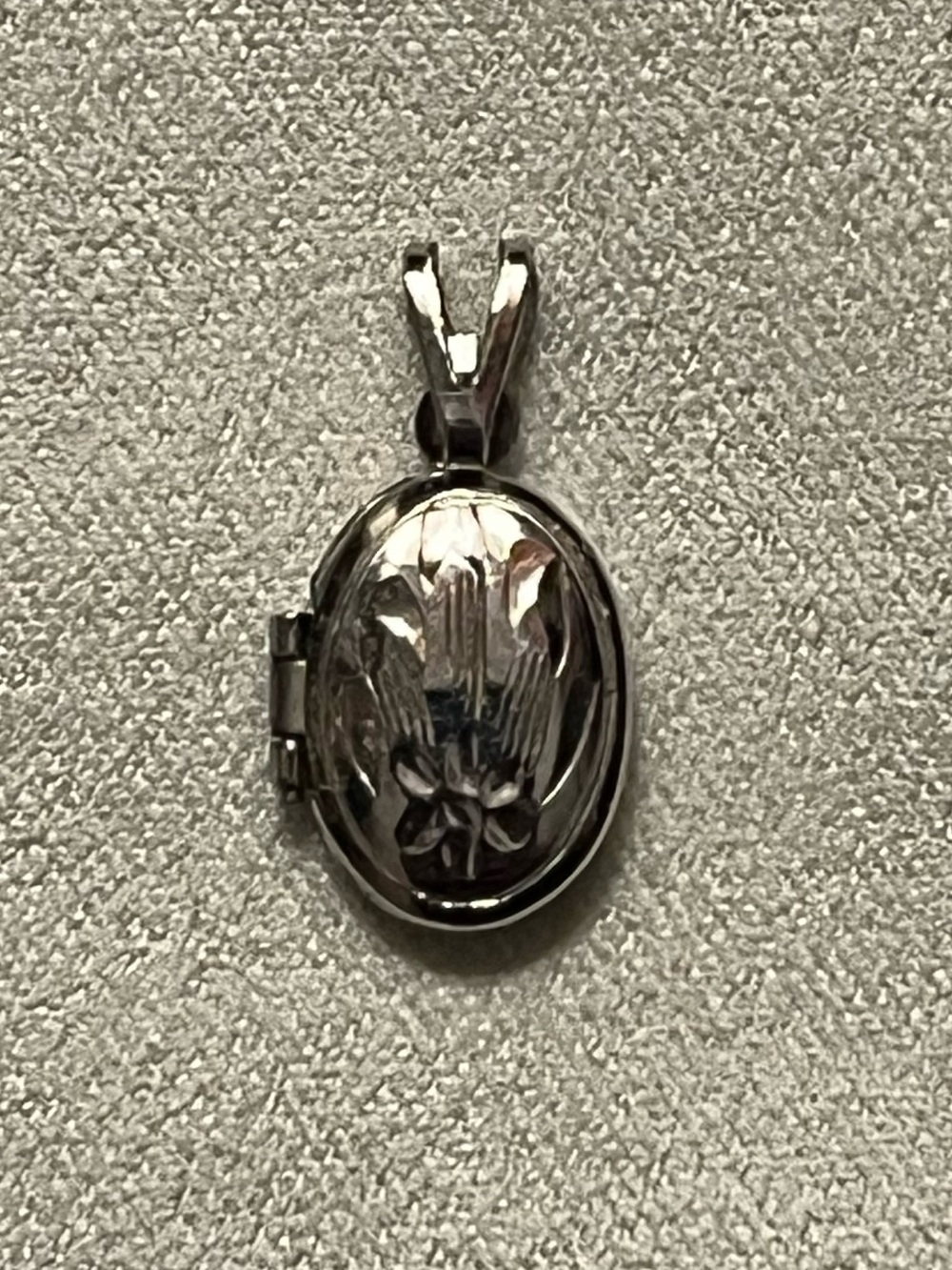 Tiny Silver Oval Floral Locket Pendant
